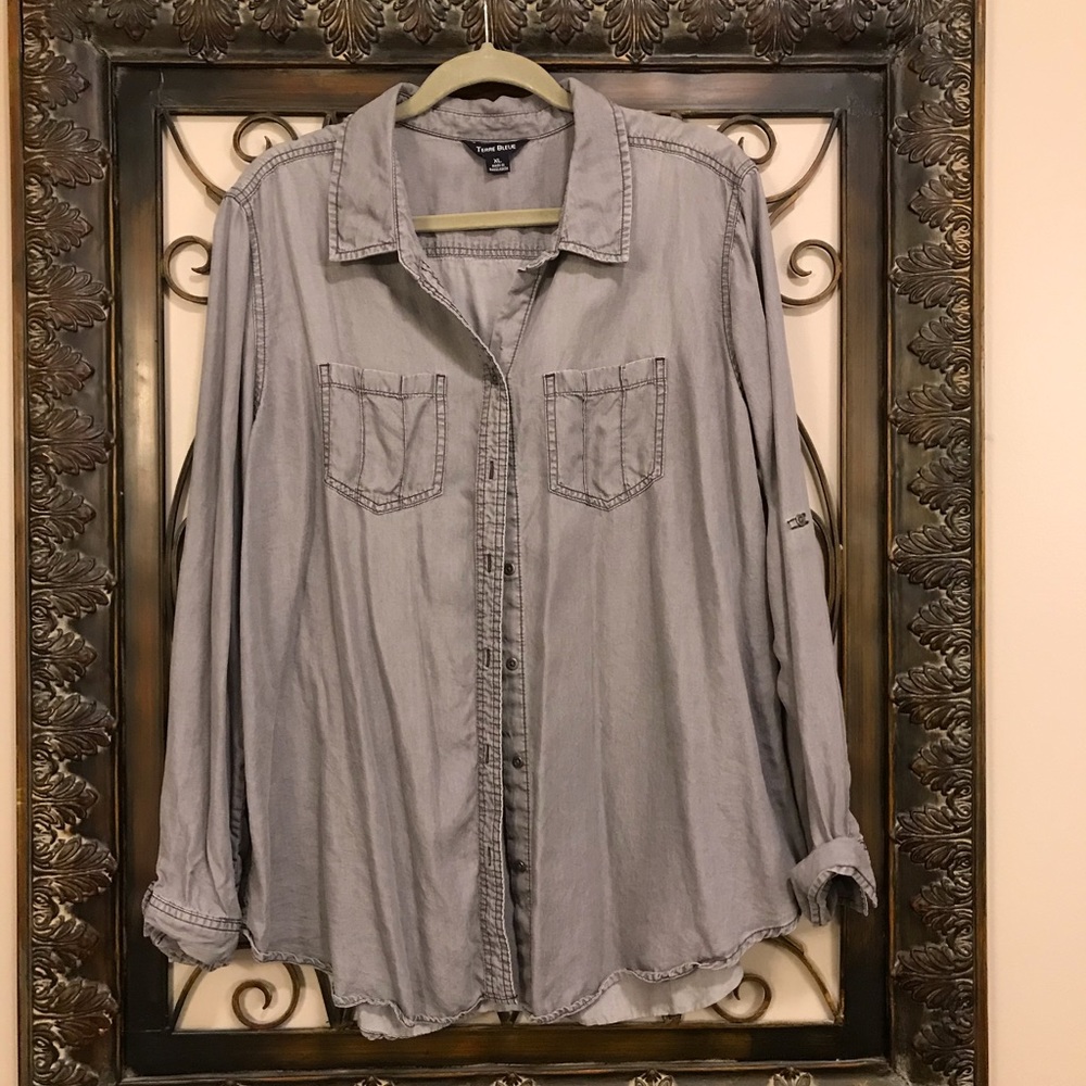 Terre Bleue Gray button down top